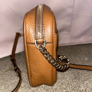Elegant Tan Leather Crossbody Bag